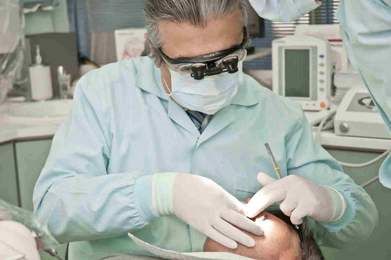 Zobni implantati