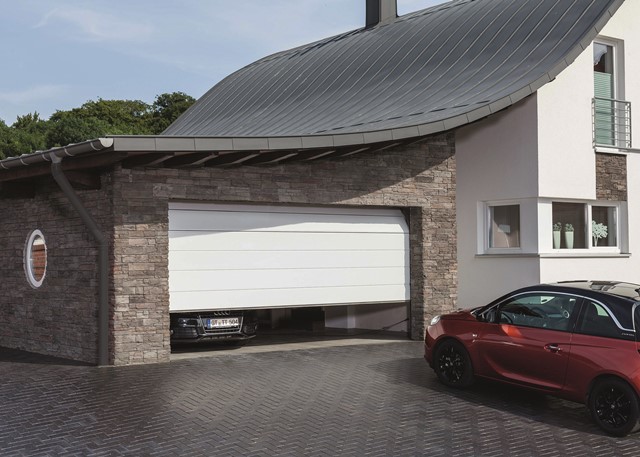 Kakovostna garažna vrata Adoor